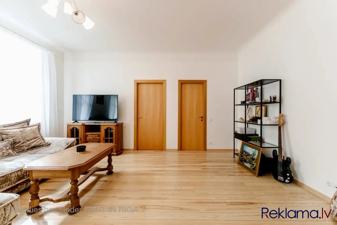 Pārdošanā pilnībā mēbelēts, 2 istabu dzīvoklis, kas izvietots Rīgas klusajā centrā, — bilde 3