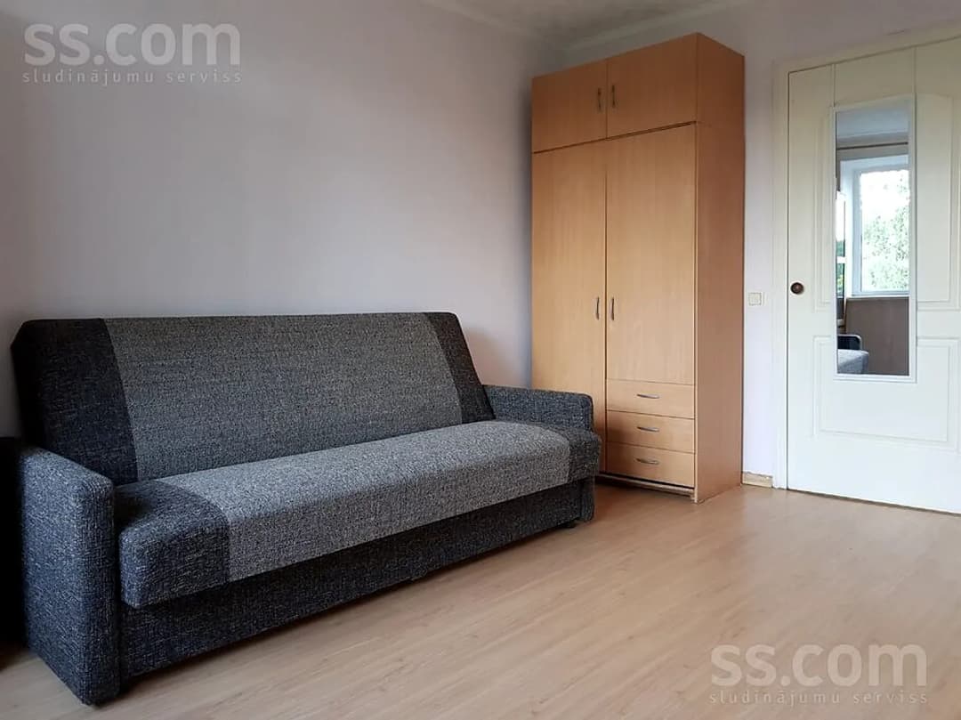 Vienistabas dzīvoklis — Burtnieku 33 — vēl bildes
