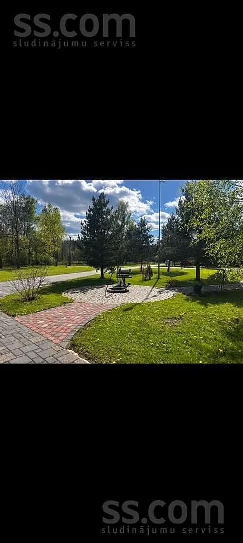 Māja — Rozes — vēl bildes