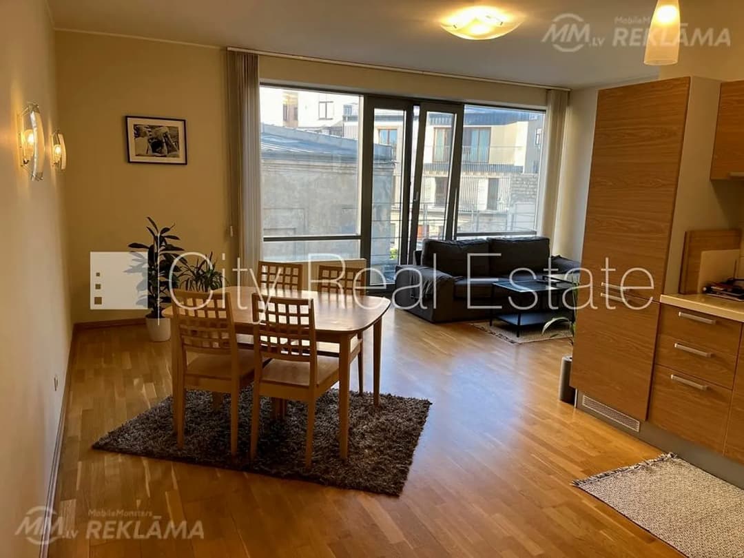 Dzīvoklis Rīgā, Centrā, 100 м², 3 ist., 2 stāvs